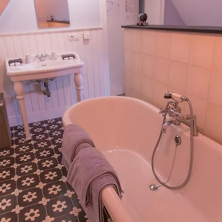 Hortense Bed & Breakfast 4*